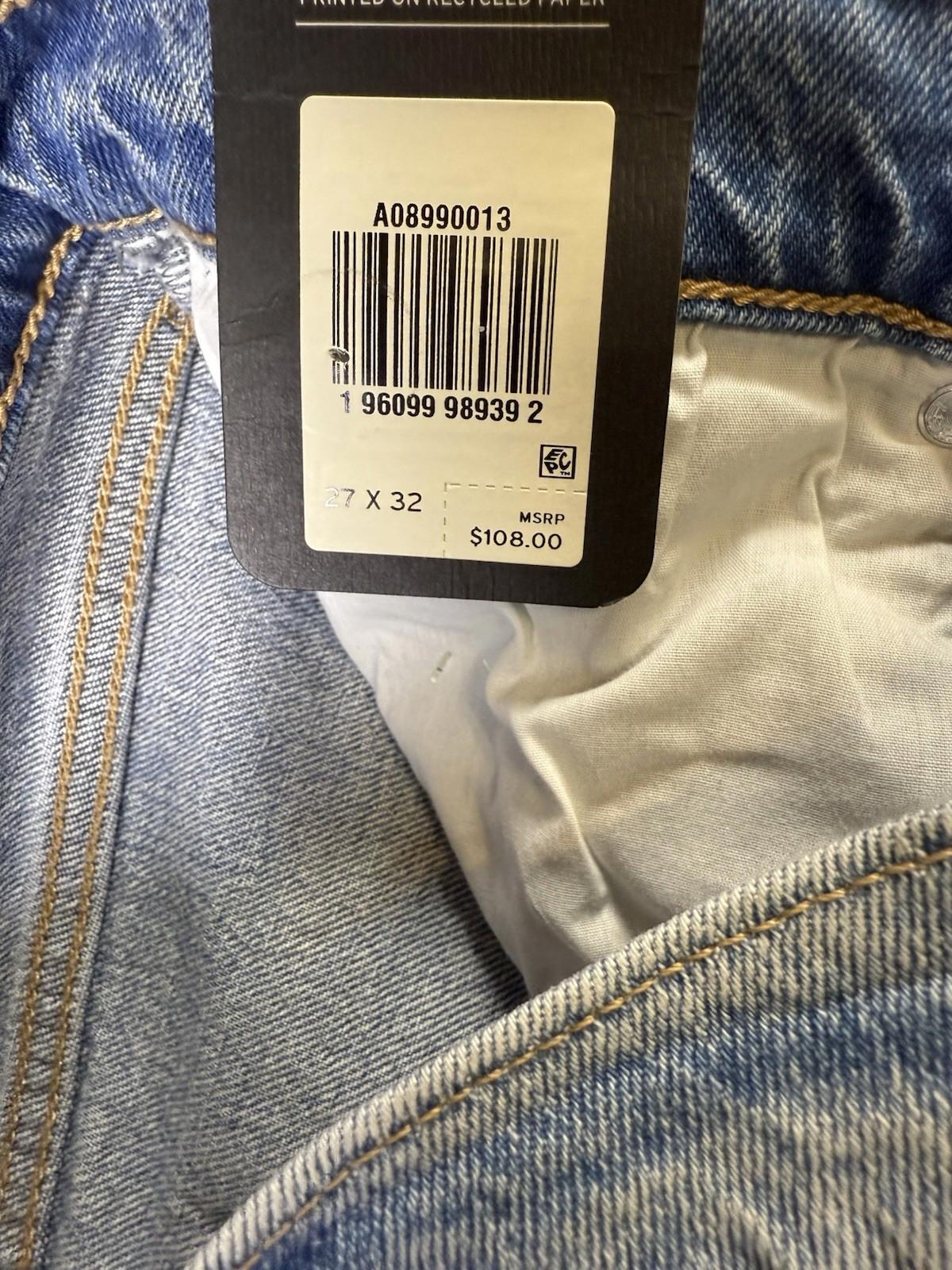 Levi’s Women’s 70'S High Rise Flare Jeans Light Wash 27x32 NWT