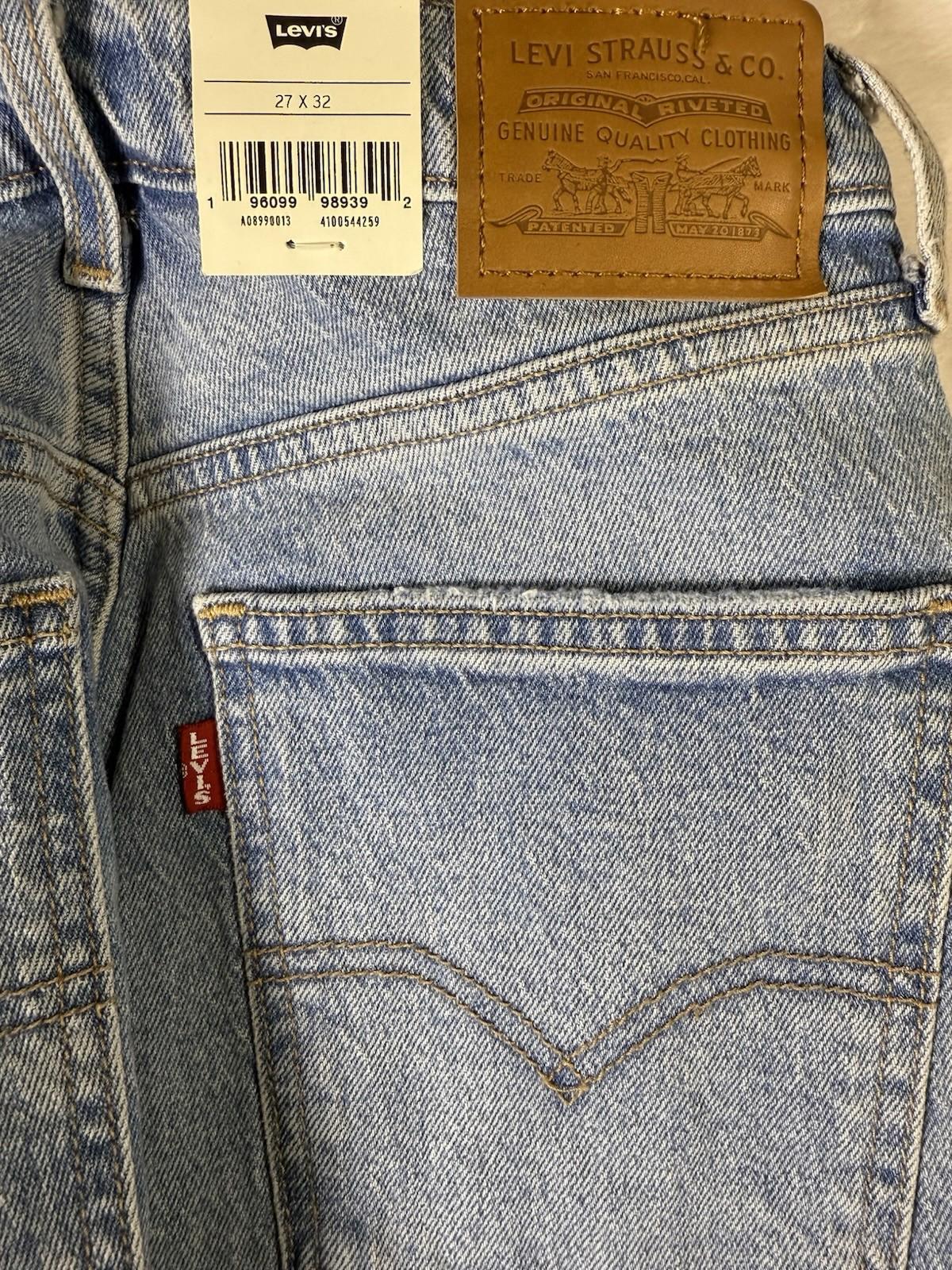 Levi’s Women’s 70'S High Rise Flare Jeans Light Wash 27x32 NWT