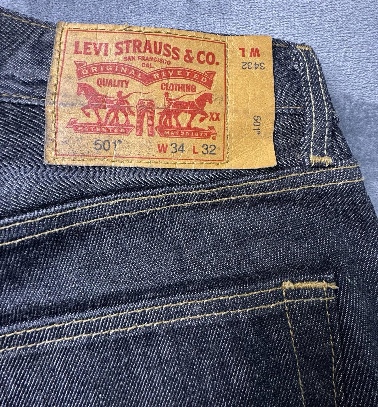 Levis Jeans 501 Button Fly 34x32 Charcoal Black New