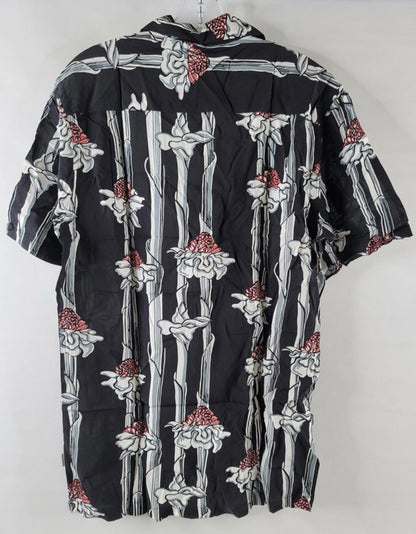7 Diamonds Men’s Large Button Up Short Sleeve Shirt NWT